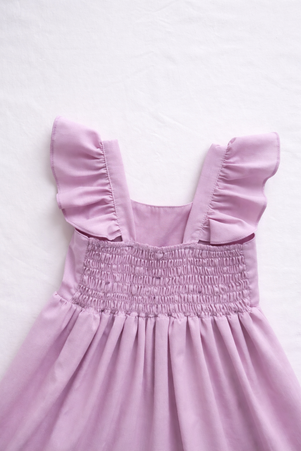 vestido lila en lino